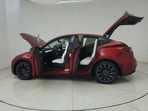 Used 2025 Tesla Model Y Performance image 72