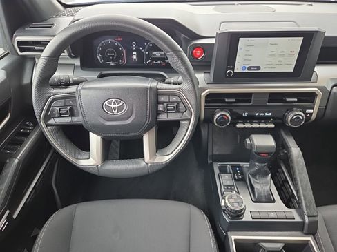 Used 2024 Toyota Tacoma TRD Off-Road image 31