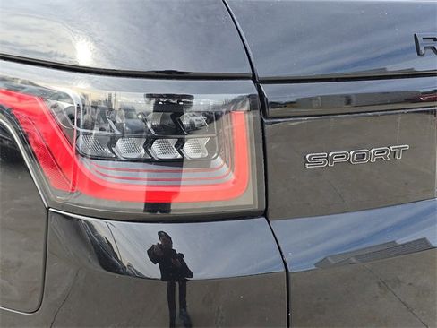 Used 2018 Land Rover Range Rover Sport HSE Dynamic image 38