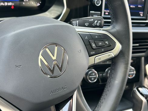 Used 2024 Volkswagen Jetta SE FWD image 29