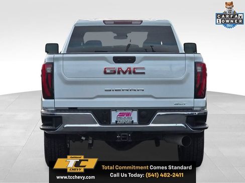 Used 2025 GMC Sierra 2500 SLT AWD/4WD image 4