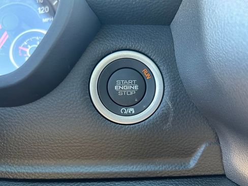 New 2026 RAM 1500 4x4 Crew Cab image 18