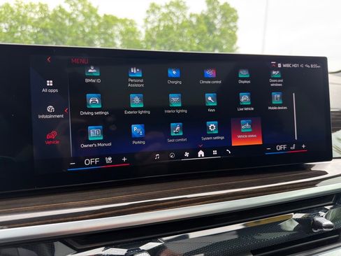 Used 2025 BMW X5 xDrive50e AWD/4WD image 32