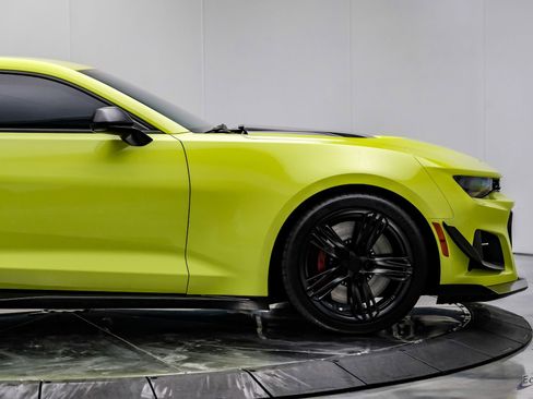 Used 2021 Chevrolet Camaro ZL1 image 18