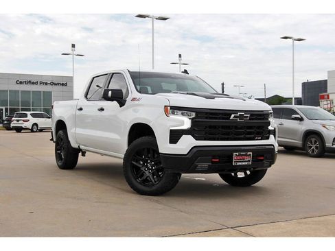 Used 2025 Chevrolet Silverado 1500 LT Trail Boss w/ LT Trail Boss Premium Package AWD/4WD image 1