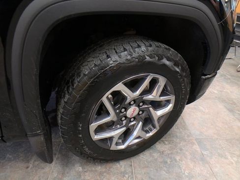 Used 2024 GMC Sierra 1500 Elevation image 9