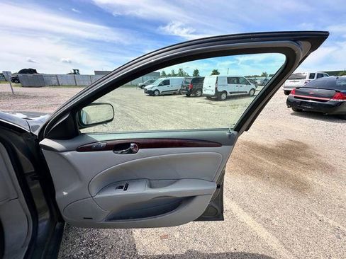 Used 2008 Buick Lucerne CXS FWD image 31