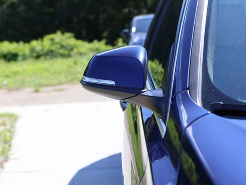 Used 2017 BMW 330i Sedan w/ Premium Package image 10