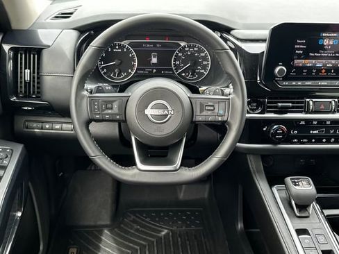 Used 2025 Nissan Pathfinder SV FWD image 13