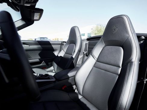 Used 2024 Porsche 911 Carrera 4S image 37