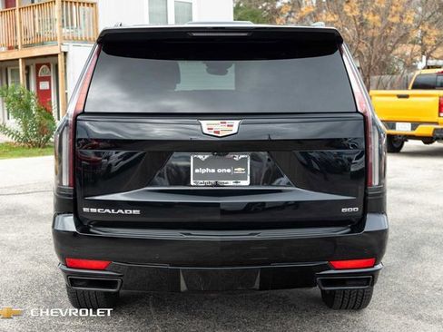 Used 2024 Cadillac Escalade Sport image 7