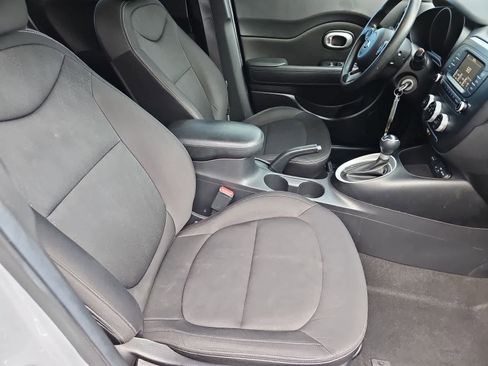 Used 2017 Kia Soul image 18