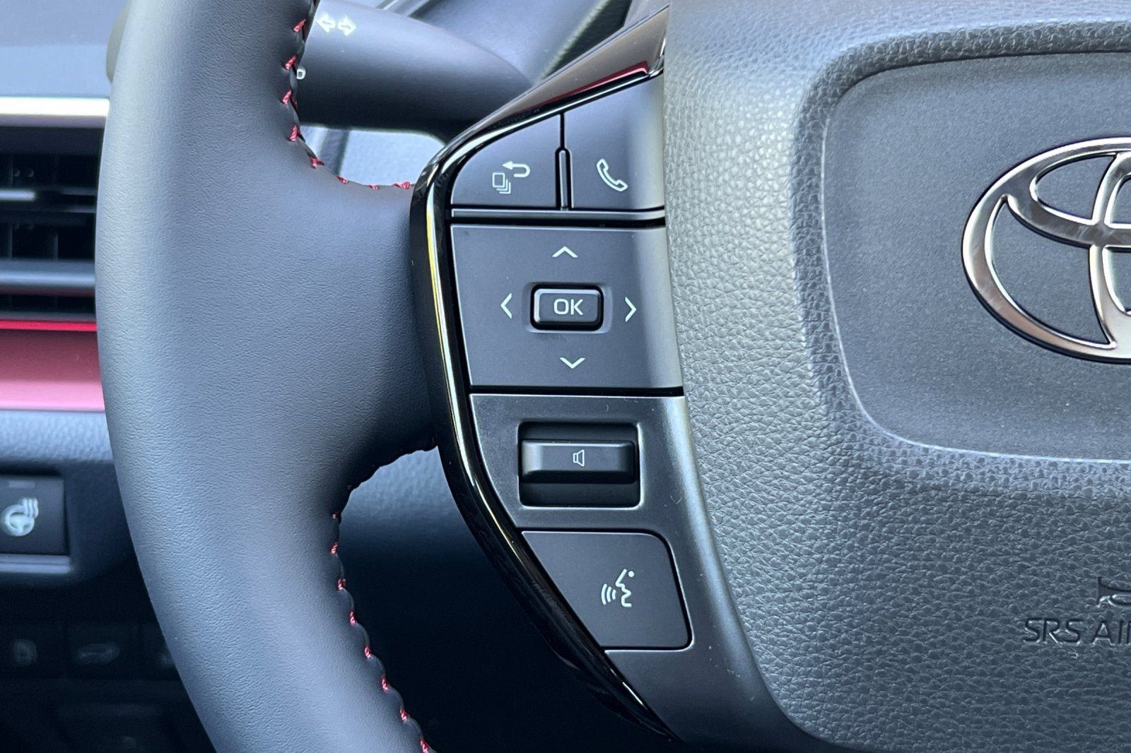 New 2026 Toyota Prius Plug-In Hybrid FWD image 22