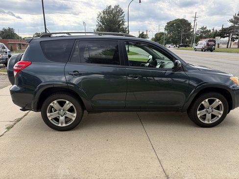 Used 2009 Toyota RAV4 Sport w/ Sport Extra Value Pkg FWD image 4