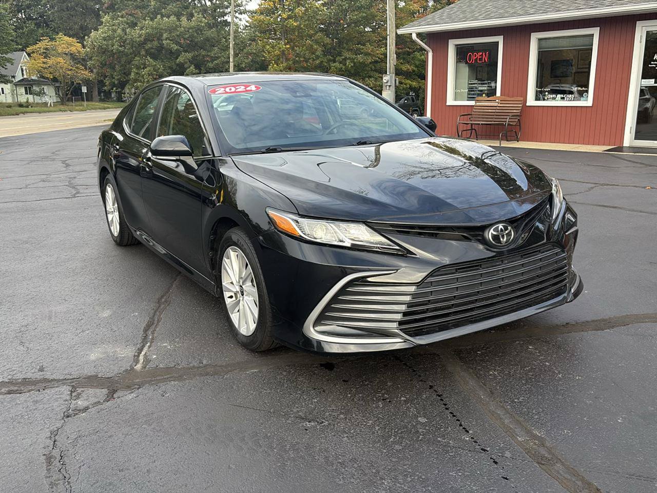 Used 2024 Toyota Camry LE FWD image 2