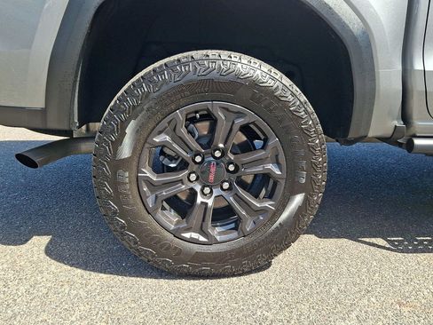 Used 2024 GMC Canyon Elevation w/ Elevation Premium Package AWD/4WD image 8