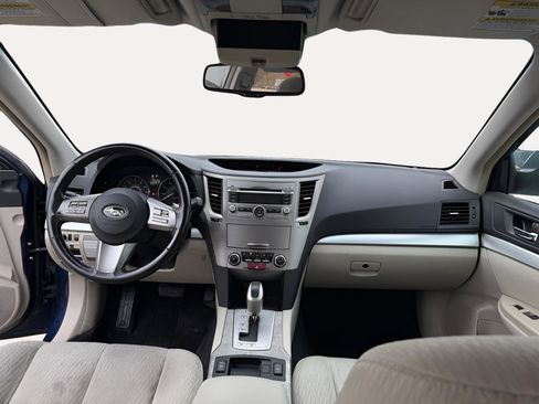 Used 2010 Subaru Outback 2.5i Premium AWD/4WD image 8
