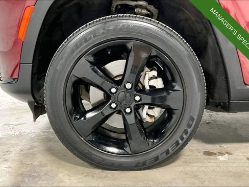 Used 2024 Jeep Grand Cherokee L Laredo AWD/4WD image 10