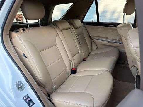 Used 2010 Mercedes-Benz ML 350 2WD image 11