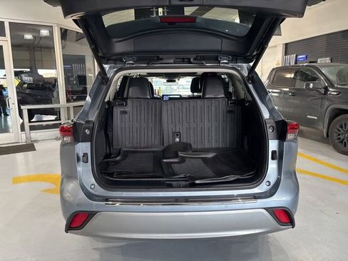 Used 2021 Toyota Highlander Platinum AWD/4WD image 42