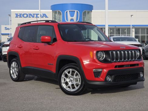 Used 2021 Jeep Renegade Latitude w/ Luxury Group I image 2