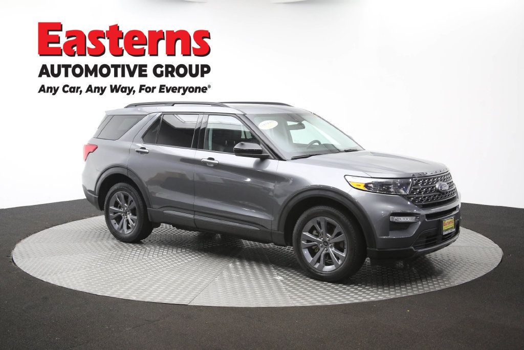 Used 2022 Ford Explorer XLT w/ Equipment Group 202A AWD/4WD image 53