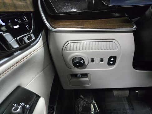 Used 2022 Jeep Grand Wagoneer Series II w/ Premium Group II AWD/4WD image 14