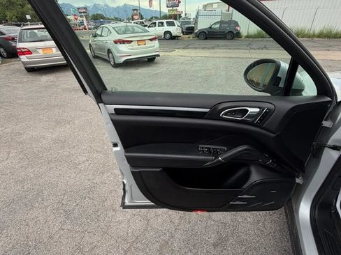 Used 2012 Porsche Cayenne S AWD/4WD image 10