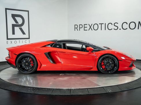 Used 2016 Lamborghini Aventador LP 700-4 AWD/4WD image 3