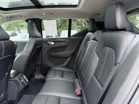 Certified 2023 Volvo XC40 B5 Ultimate w/ Protection Package Premier AWD/4WD image 14