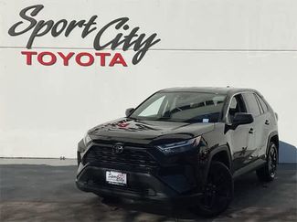 Used 2024 Toyota RAV4 LE video 1