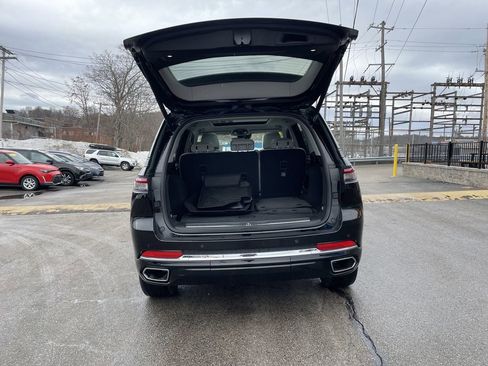 Used 2023 Jeep Grand Cherokee Overland image 13