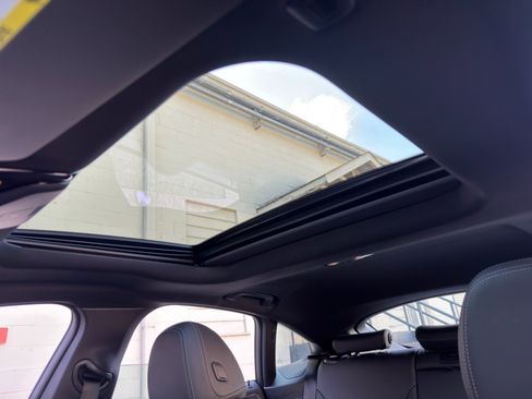 Used 2023 BMW i4 eDrive40 w/ M Sport Package RWD image 12