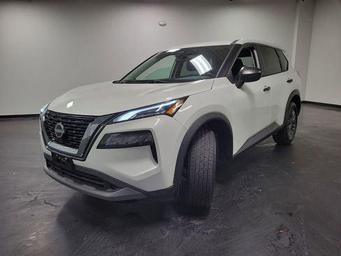Used 2022 Nissan Rogue S FWD image 4