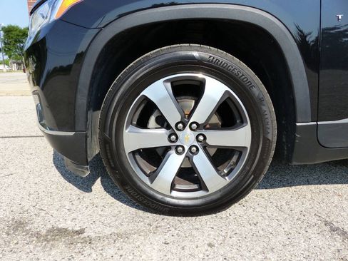 Used 2020 Chevrolet Traverse LT w/ LT Premium Package FWD image 14