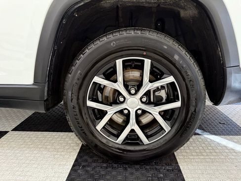 Used 2024 Jeep Grand Cherokee L Limited w/ Luxury Tech Group II image 12