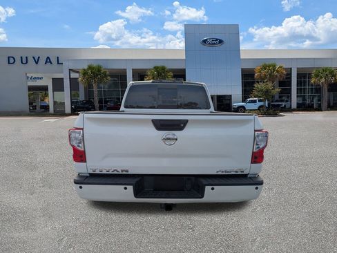 Used 2018 Nissan Titan PRO-4X image 5