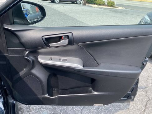 Used 2014 Toyota Camry SE FWD image 15