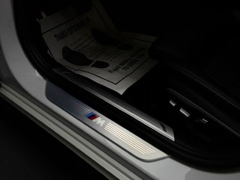 Used 2017 BMW 750i xDrive image 18