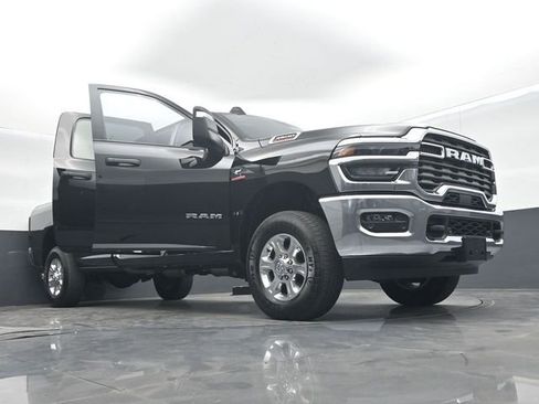 Used 2025 RAM 3500 Big Horn AWD/4WD image 68