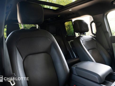 Used 2023 Land Rover Defender 110 V8 image 29