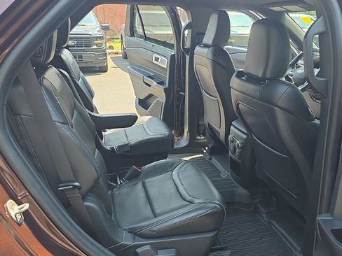 Used 2020 Ford Explorer ST w/ ST Street Pack AWD/4WD image 17