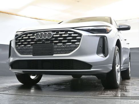 Used 2025 Audi Q5 Premium Plus w/ Premium Plus image 37