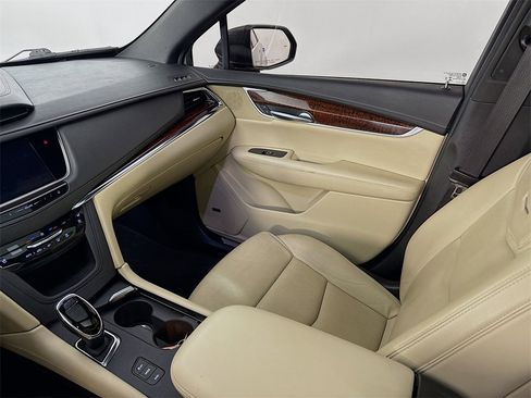 Used 2019 Cadillac XT5 Premium Luxury image 24