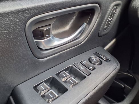 Certified 2025 Honda Pilot Touring image 10