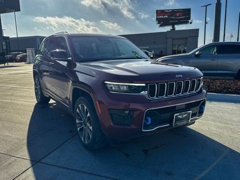 Used 2022 Jeep Grand Cherokee Overland w/ Advanced Protech Group III image 10