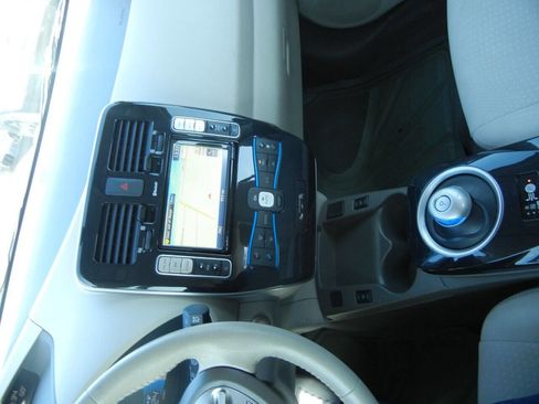 Used 2012 Nissan Leaf SL w/ Protection Pkg image 57