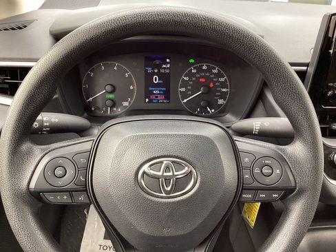 Used 2025 Toyota Corolla LE image 22