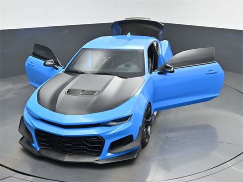 Used 2022 Chevrolet Camaro SS image 46