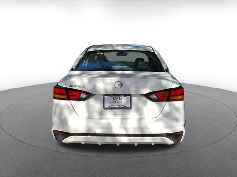 Used 2025 Nissan Altima 2.5 SV image 6